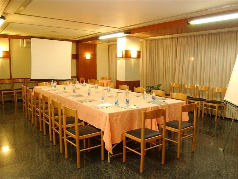 Hotel Nice La Seu d'Urgell Luaran gambar