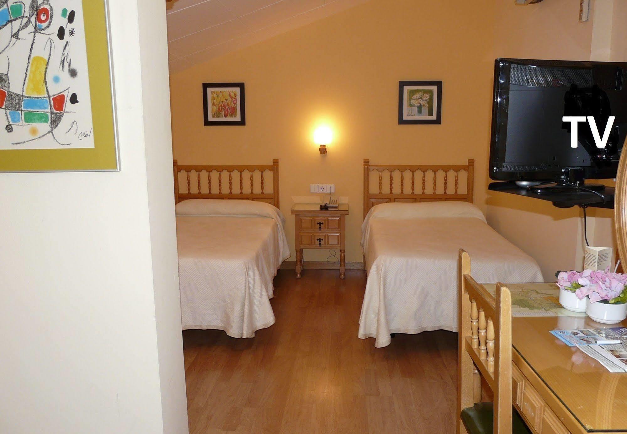 Hotel Nice La Seu d'Urgell Luaran gambar