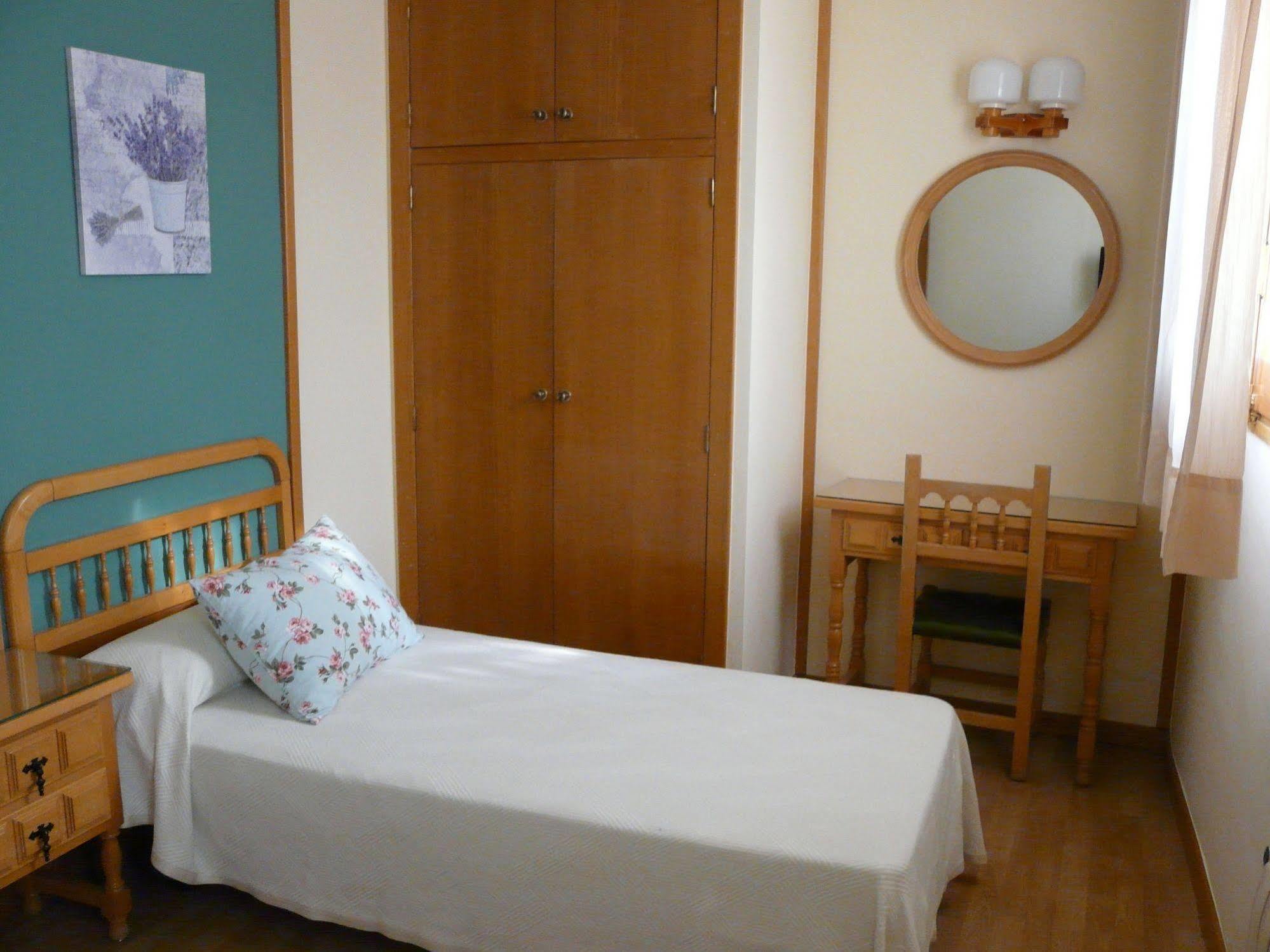 Hotel Nice La Seu d'Urgell Luaran gambar