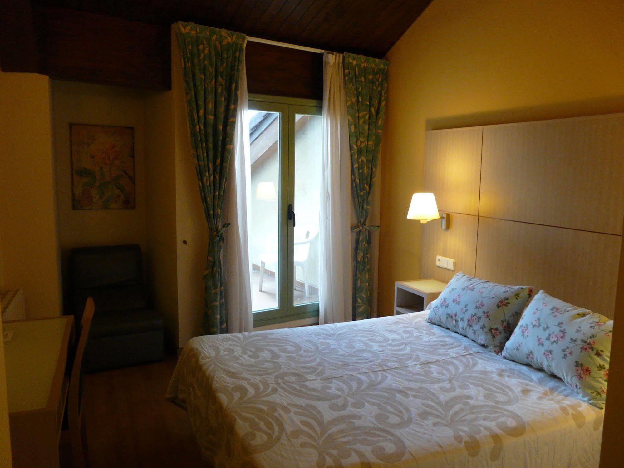 Hotel Nice La Seu d'Urgell Luaran gambar