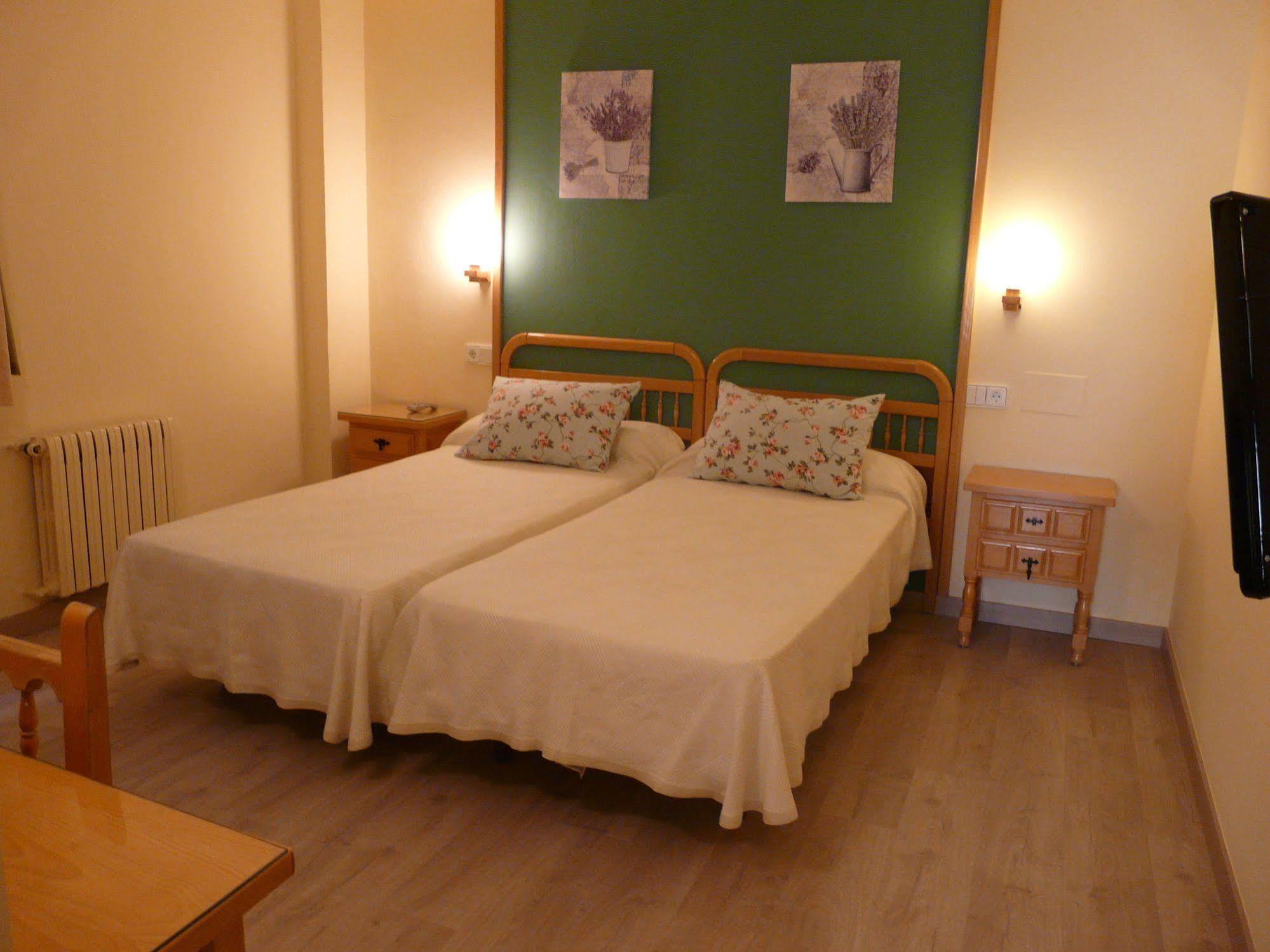 Hotel Nice La Seu d'Urgell Luaran gambar