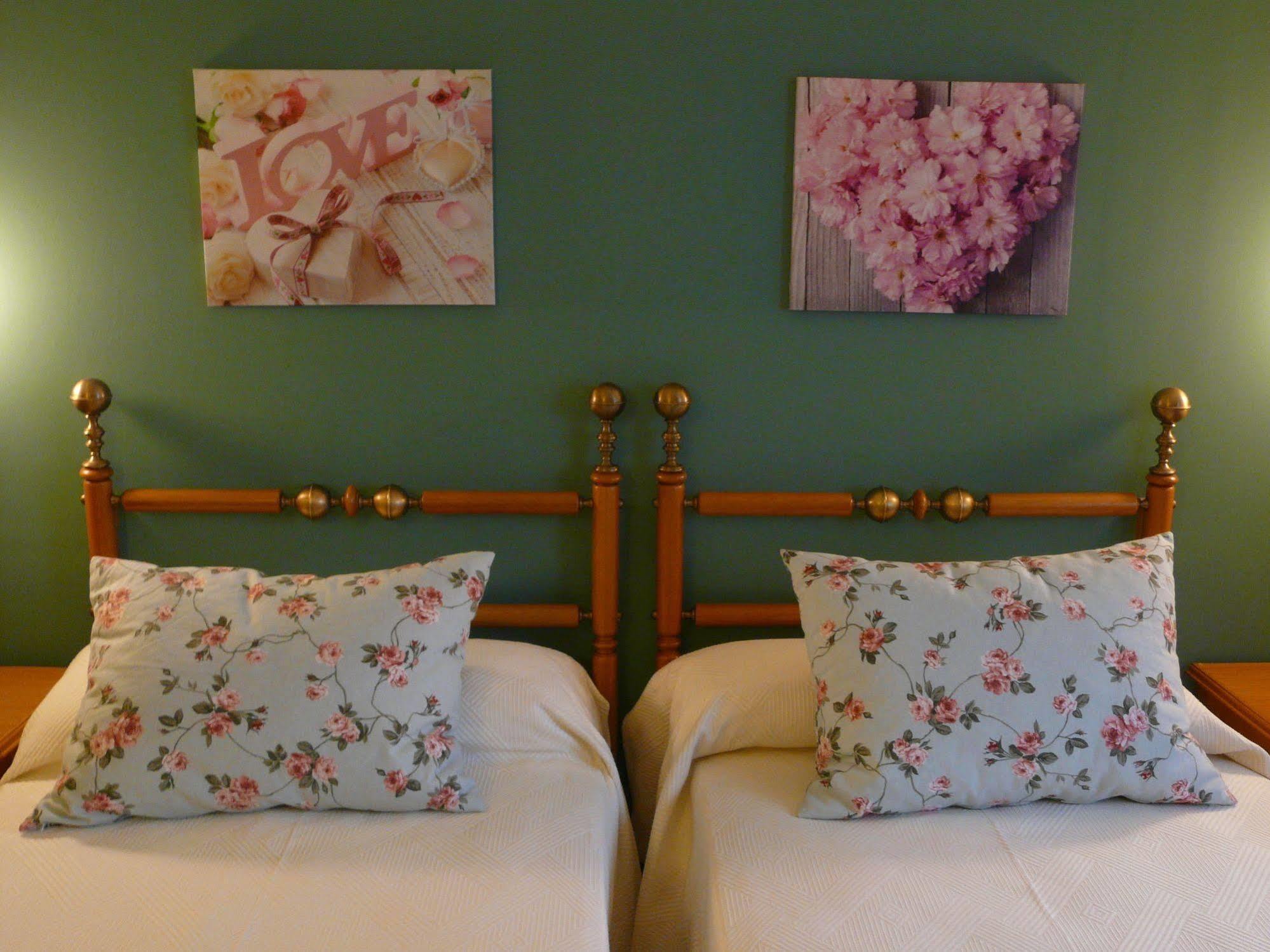 Hotel Nice La Seu d'Urgell Luaran gambar